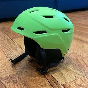 SMITH Green Helmet
